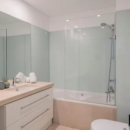 The Plaza アパート