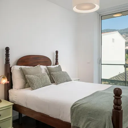 The Plaza * フンシャル